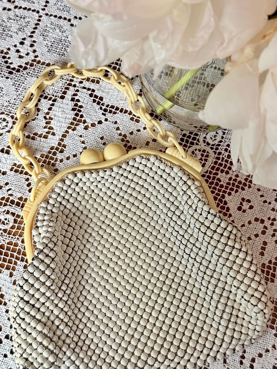 Whiting & Davis Handbags - Vintage 1940s W&D Alumesh Metal Mesh Off White Wedding Handbag Celluloid Frame